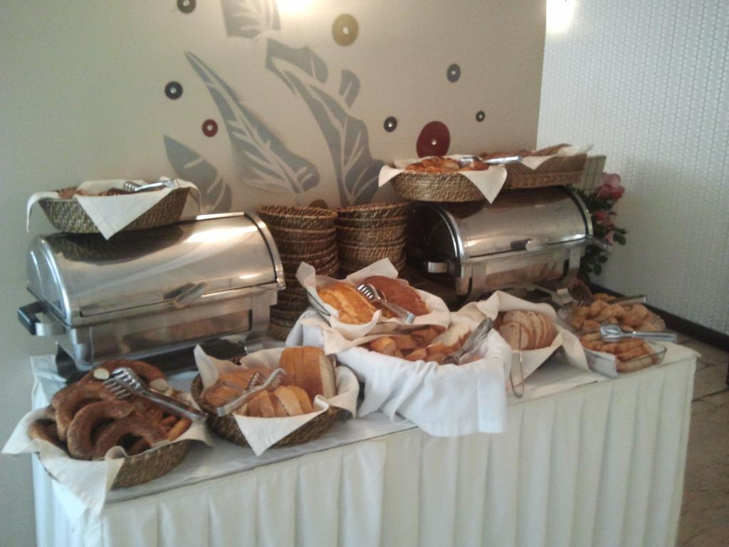 Hotel Kocaman อิซมีร์ ภายนอก รูปภาพ