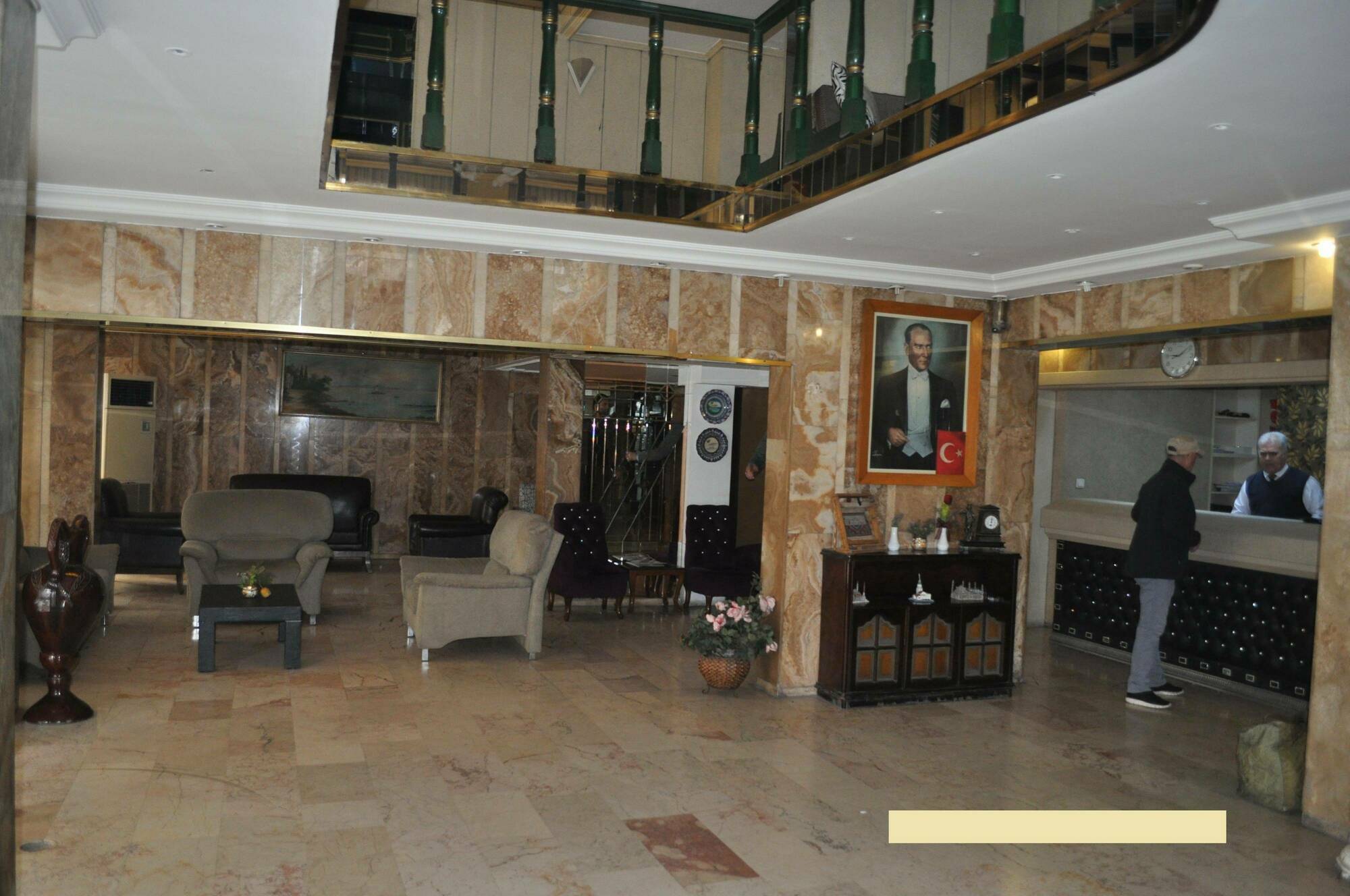 Hotel Kocaman อิซมีร์ ภายนอก รูปภาพ
