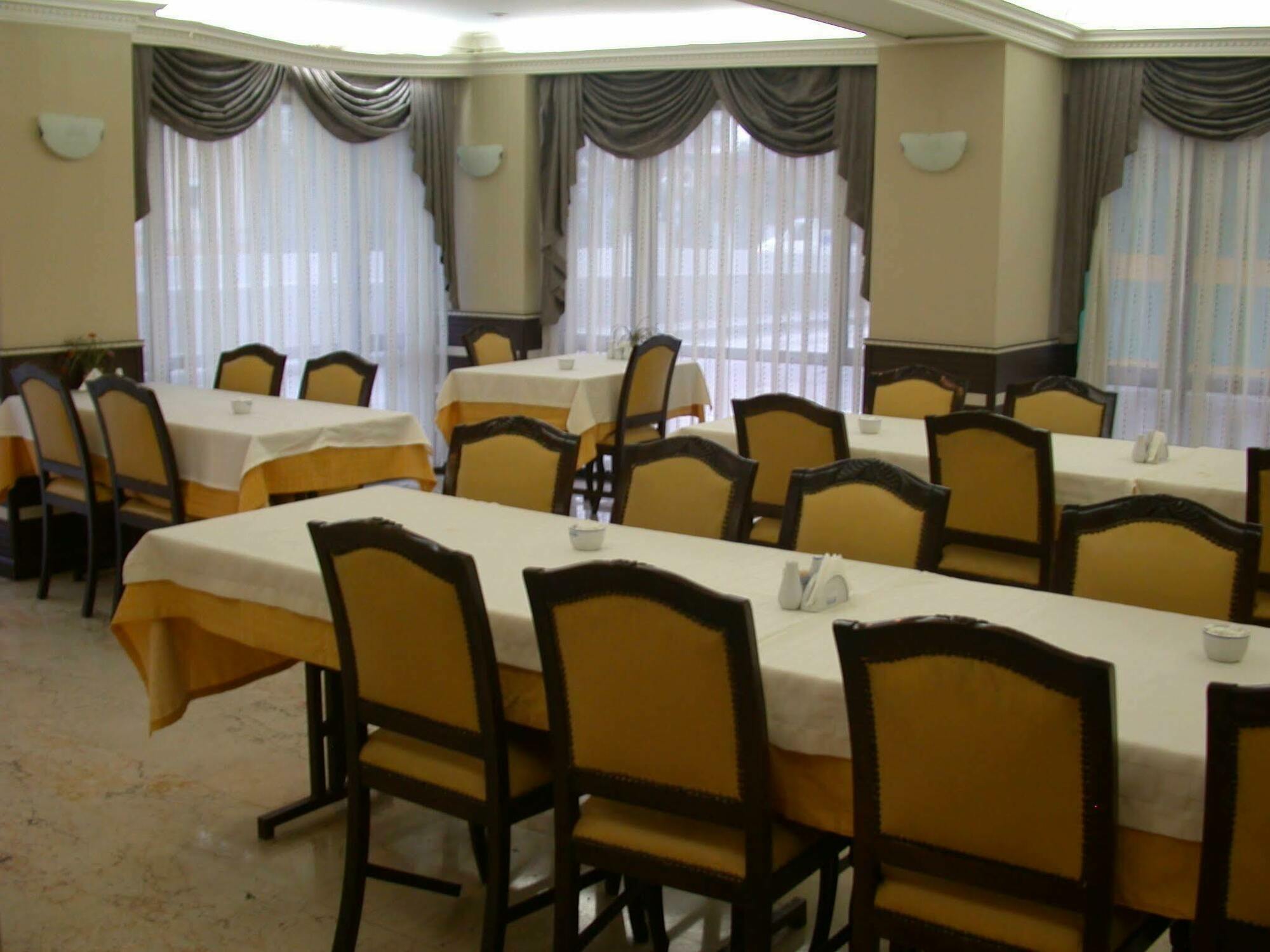 Hotel Kocaman อิซมีร์ ภายนอก รูปภาพ