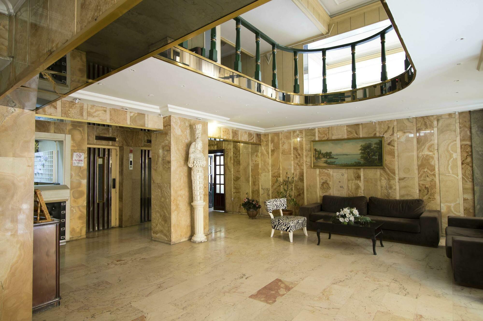 Hotel Kocaman อิซมีร์ ภายนอก รูปภาพ