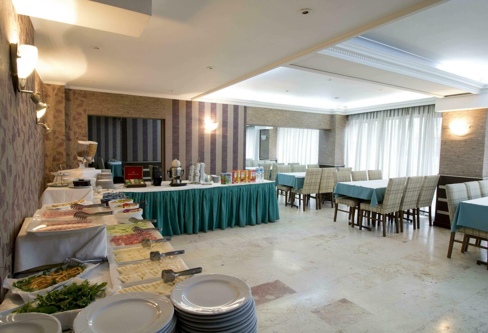 Hotel Kocaman อิซมีร์ ภายนอก รูปภาพ