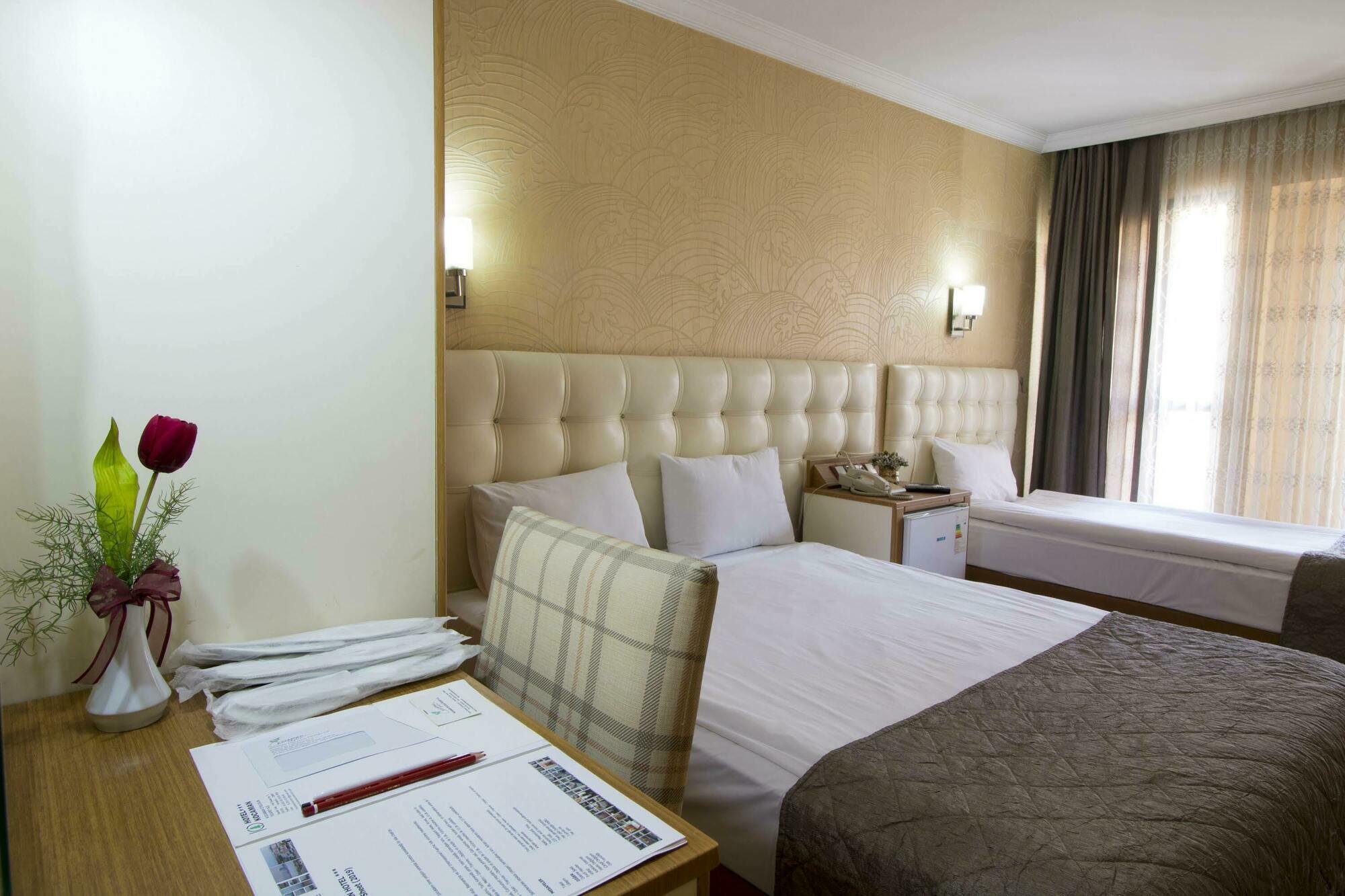Hotel Kocaman อิซมีร์ ภายนอก รูปภาพ