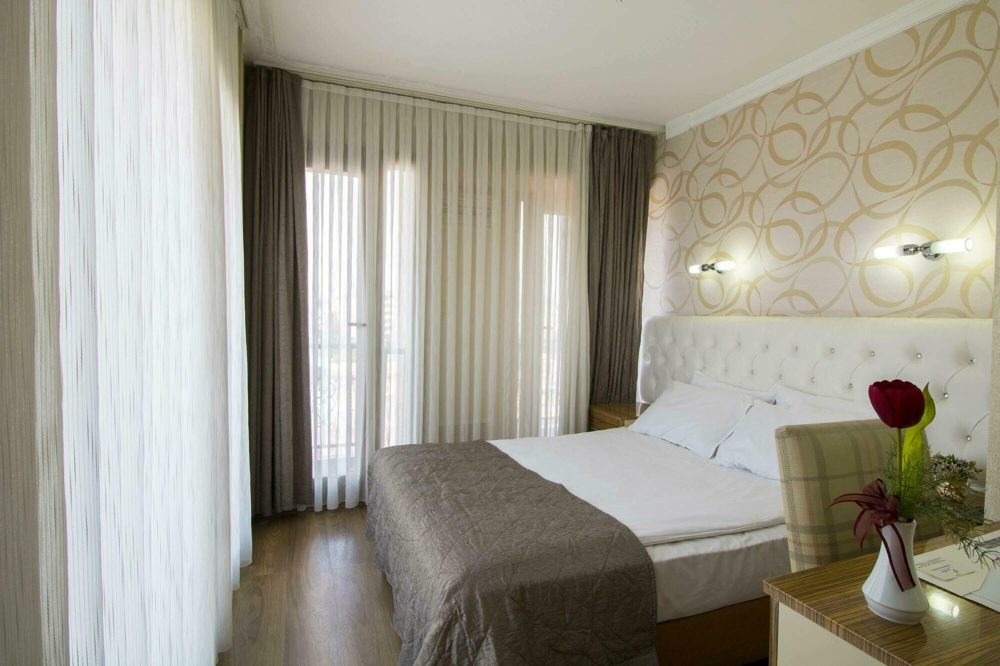 Hotel Kocaman อิซมีร์ ภายนอก รูปภาพ