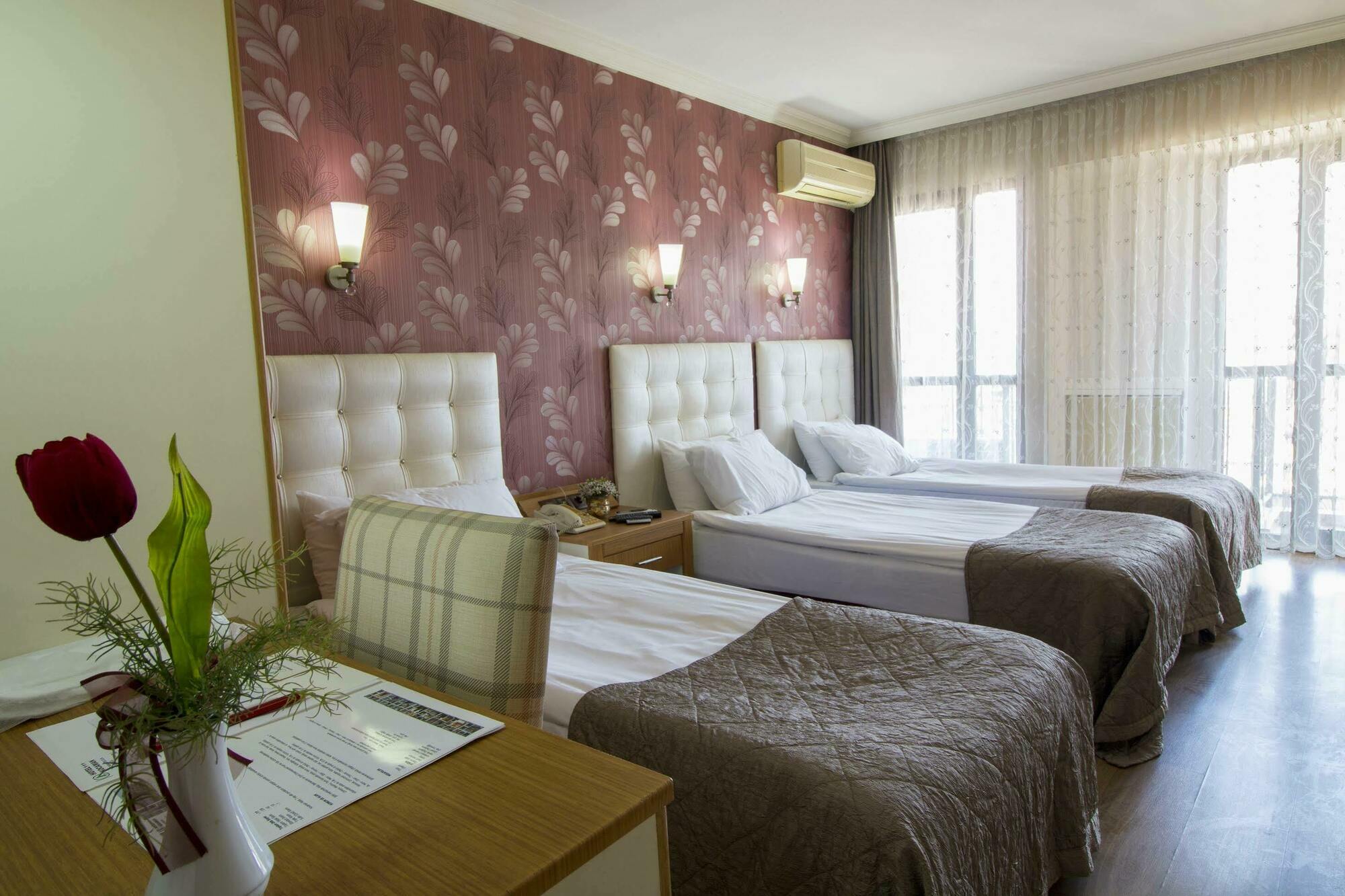 Hotel Kocaman อิซมีร์ ภายนอก รูปภาพ