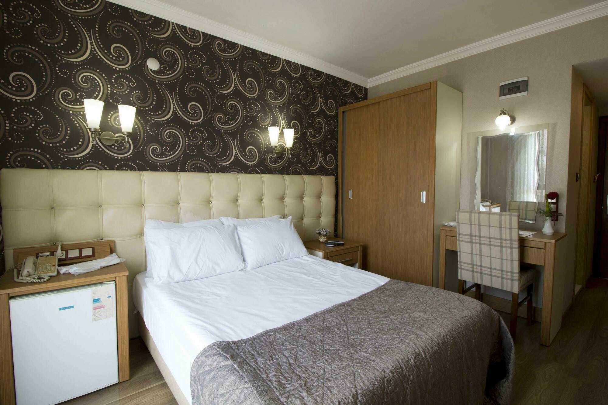 Hotel Kocaman อิซมีร์ ภายนอก รูปภาพ