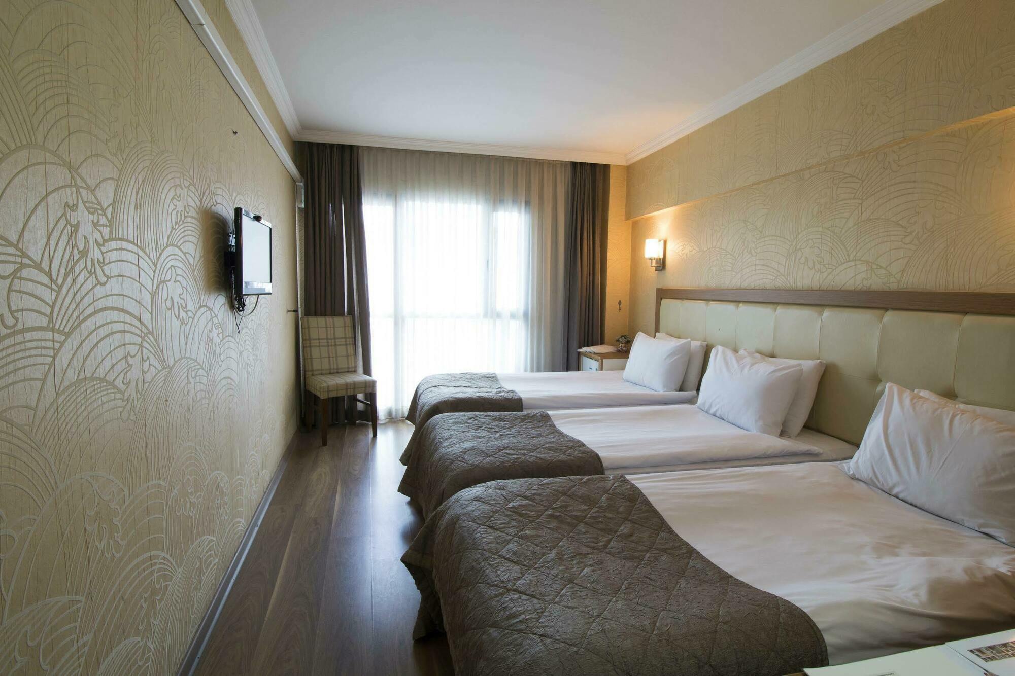 Hotel Kocaman อิซมีร์ ภายนอก รูปภาพ